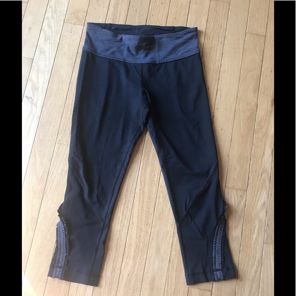 Lululemon running crops